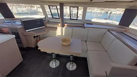 Astréa 42 in Lavrion / Olympic Marina - Photo 2