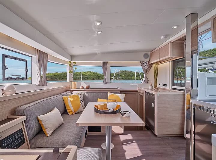 Lagoon 40 in Kaštel Gomilica / Marina Kaštela - Photo 3