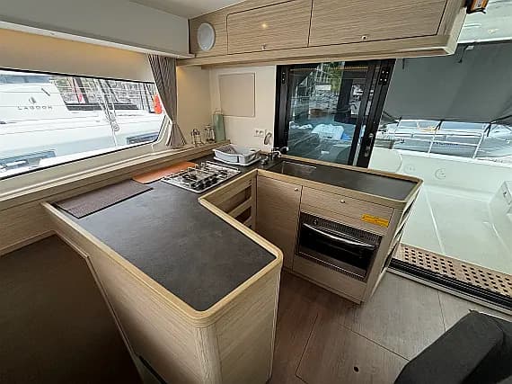 Lagoon 42 in Eden Island / Mahe, Victoria / Eden Island Marina - Photo 2