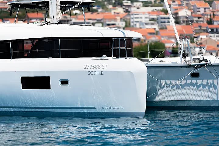 Lagoon 42 in Kaštel Gomilica / Marina Kaštela - Photo 4