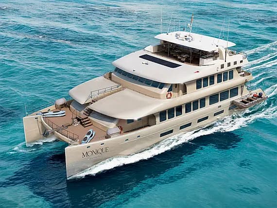 Power Catamaran in Baltra - Photo 1