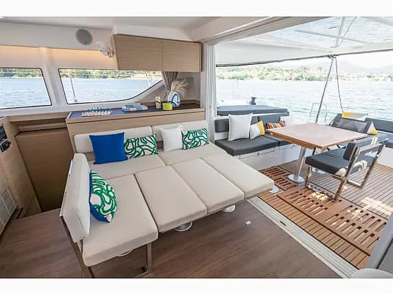 Lagoon 43 in Salerno - Photo 2