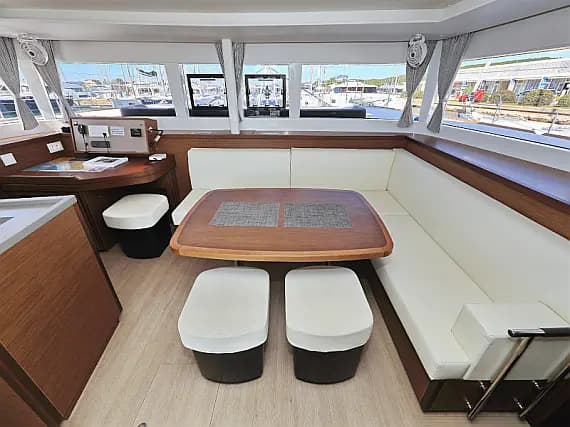 Lagoon 450 in Sukošan / D-Marin Dalmacija Marina - Photo 2