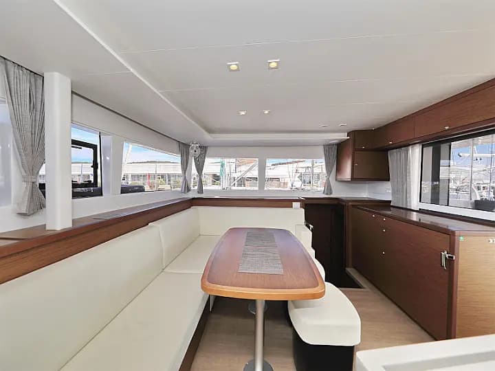 Lagoon 450 in Sukošan / D-Marin Dalmacija Marina - Photo 5