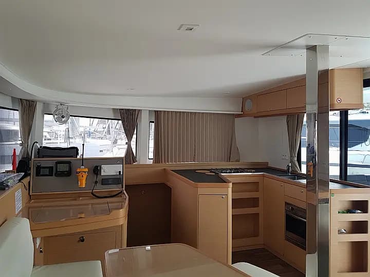 Lagoon 42 in Rhodes New Marina - Photo 4