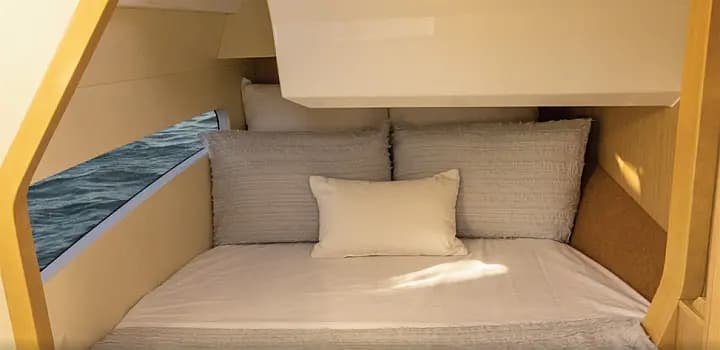Aquila 32 Sport in Sardinia / Cannigione - Photo 5