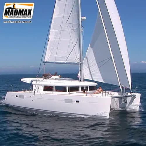 Lagoon 450 Fly in Sardinia / Golfo Aranci / Mare Fun Charter & Marina - Photo 5