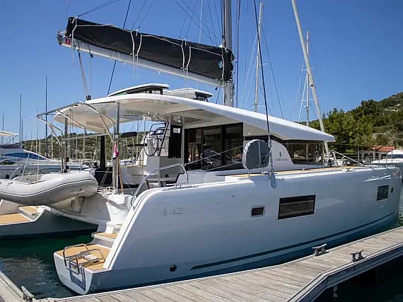 Lagoon 42 in Eden Island / Mahe, Victoria / Eden Island Marina - Photo 1
