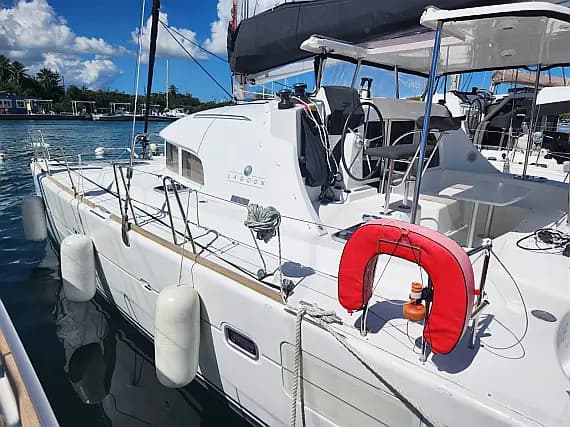 Lagoon 380 in Eden Island / Mahe, Victoria / Eden Island Marina - Photo 1