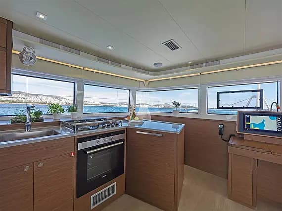 Lagoon 52 in Athens / Alimos Marina - Photo 2