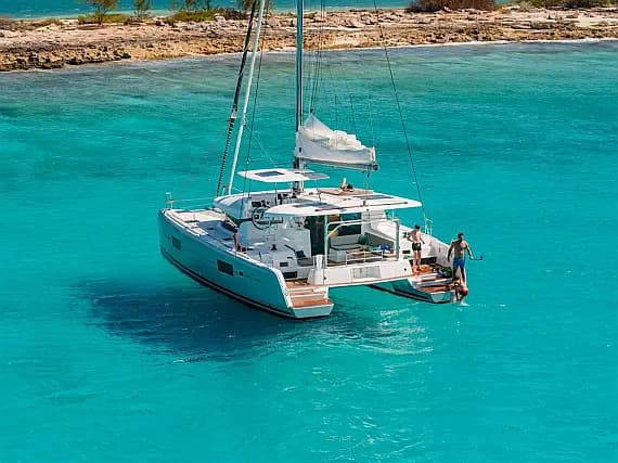 Lagoon 42 in Salerno / Marina d'Arechi - Photo 1