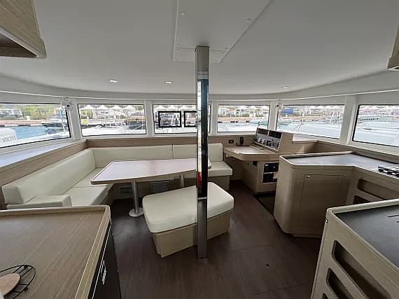 Lagoon 42 in Salerno / Marina d'Arechi - Photo 2