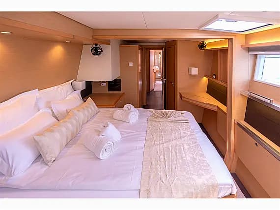Lagoon 560 S2 in Split / Port of Split / West Harbour - Photo 2