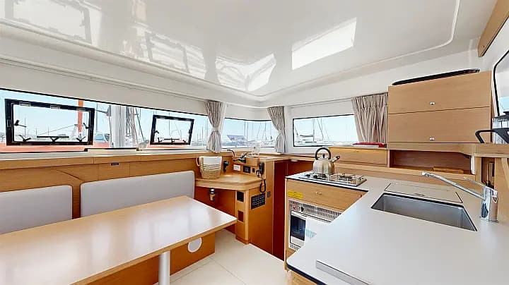 Excess 11 in Rhodes New Marina - Photo 3