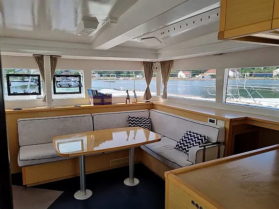Lagoon 450 Sport in Zanzibar / Azam Marina - Photo 3