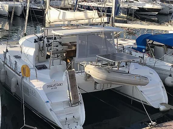 Lagoon 380 in Athens / Alimos Marina - Photo 1