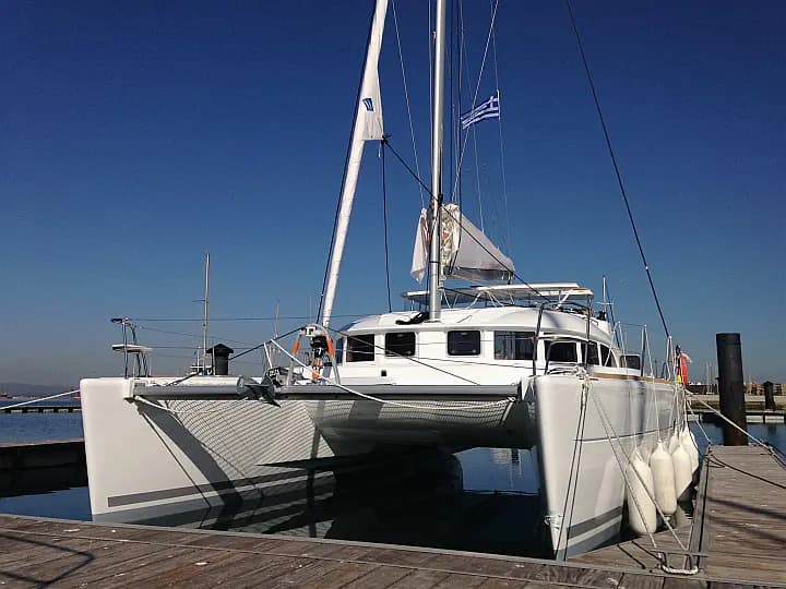 Lagoon 380 in Athens / Alimos Marina - Photo 4