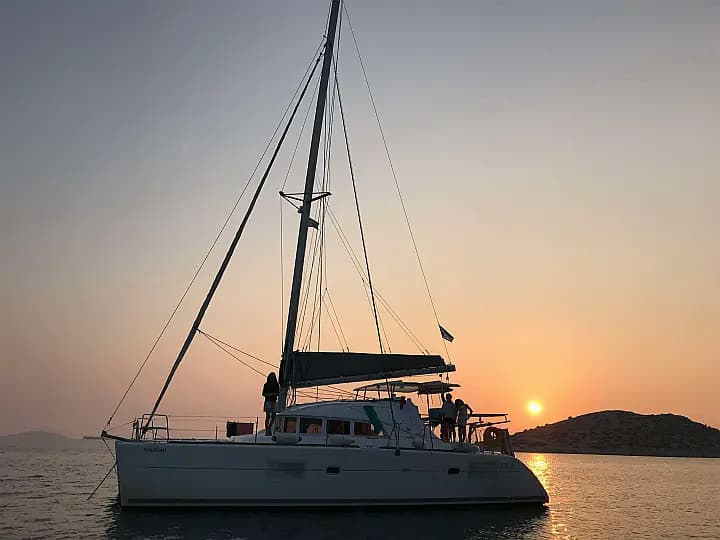 Lagoon 380 in Athens / Alimos Marina - Photo 4