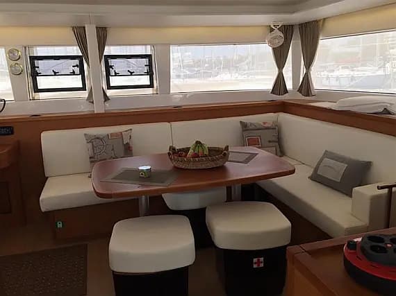Lagoon 450 in Athens / Alimos Marina - Photo 3