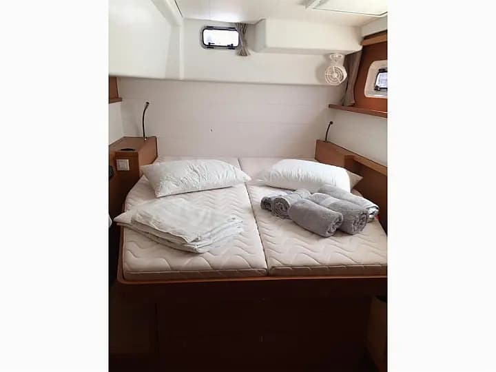 Lagoon 450 in Athens / Alimos Marina - Photo 4