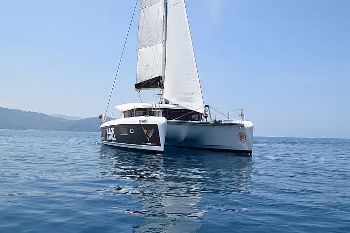 Lagoon 42 in Sicily / Palermo / Marina Villa Igiea - Photo 5