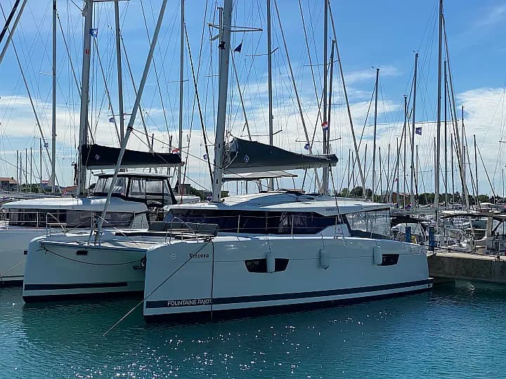 Astréa 42 in Sukošan / D-Marin Dalmacija Marina - Photo 3