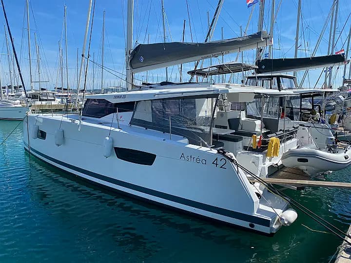 Astréa 42 in Sukošan / D-Marin Dalmacija Marina - Photo 4