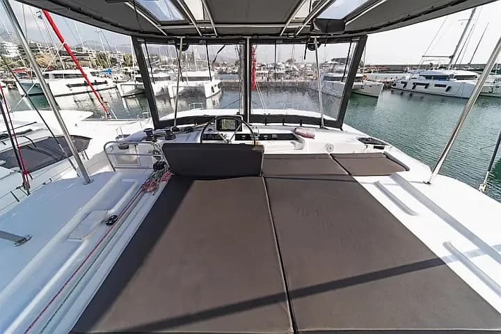 Lagoon 46 in Athens / Alimos Marina - Photo 4