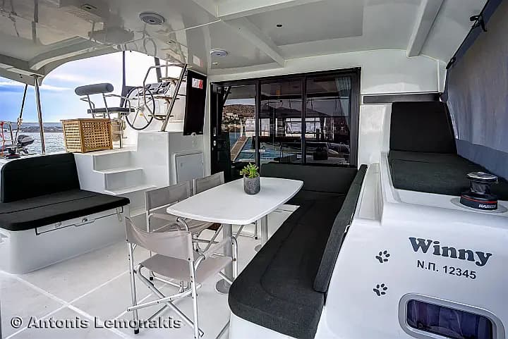 Lagoon 42 in Syros / Finikas port - Photo 5