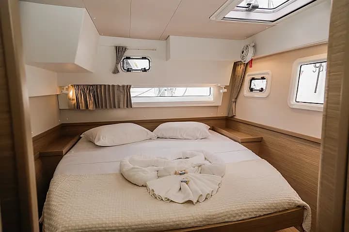 Lagoon 42 in Eden Island / Mahe, Victoria / Eden Island Marina - Photo 4