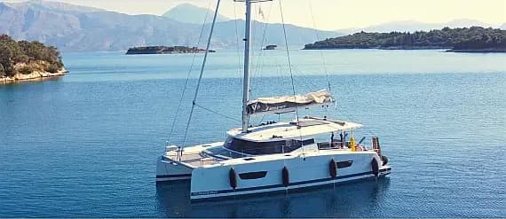 Isla 40 in Lavrion Main Port - Photo 1