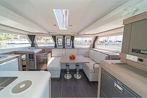 Isla 40 in Lavrion Main Port - Photo 2