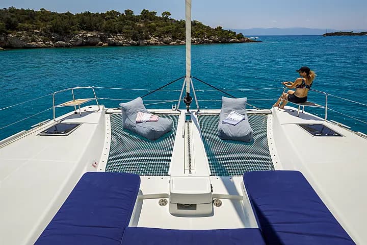 Lagoon 46 in Porto Heli - Photo 3