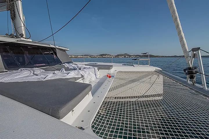 Astréa 42 in Lavrion / Olympic Marina - Photo 3