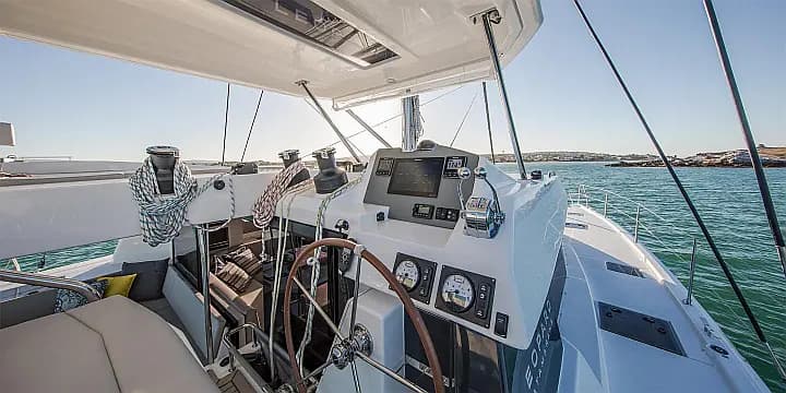 Leopard 50 in Piraeus / Marina Zeas - Photo 4