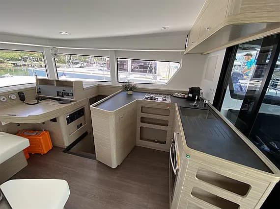 Lagoon 42 in Sicily / Furnari / Marina Portorosa - Photo 2