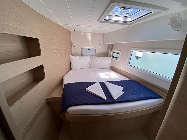 Lagoon 42 in Sicily / Furnari / Marina Portorosa - Photo 5