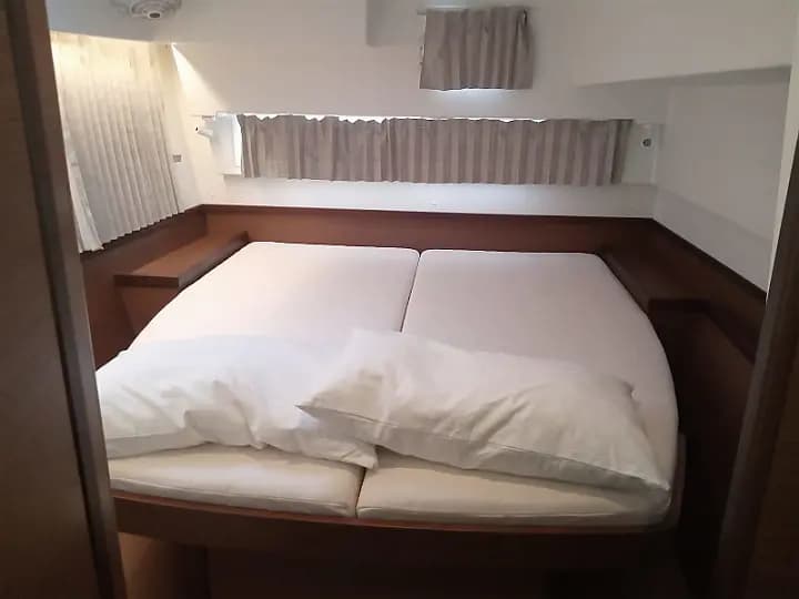 Lagoon 42 in Sicily / Palermo / Marina Villa Igiea - Photo 5