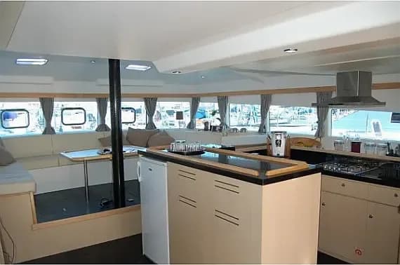 Catlante 600 in Eden Island / Mahe, Victoria / Eden Island Marina - Photo 2