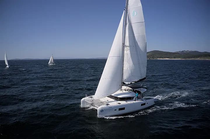 Lagoon 42 in Baiona / Monte Real Club de Yates de Baiona - Photo 5