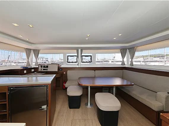 Lagoon 450 in Sukošan / D-Marin Dalmacija Marina - Photo 2