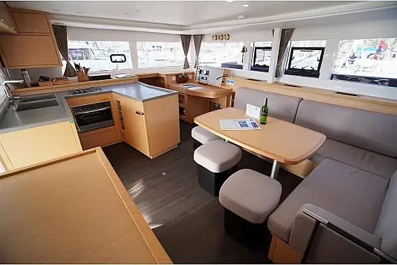 Lagoon 450 Fly in Marmaris / Albatros Marina - Photo 2