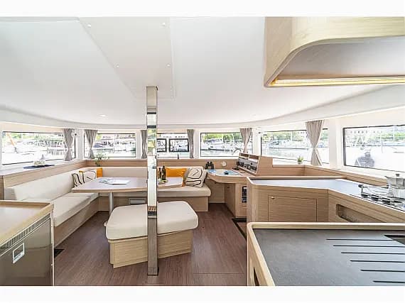 Lagoon 42 in Skiathos - Photo 2