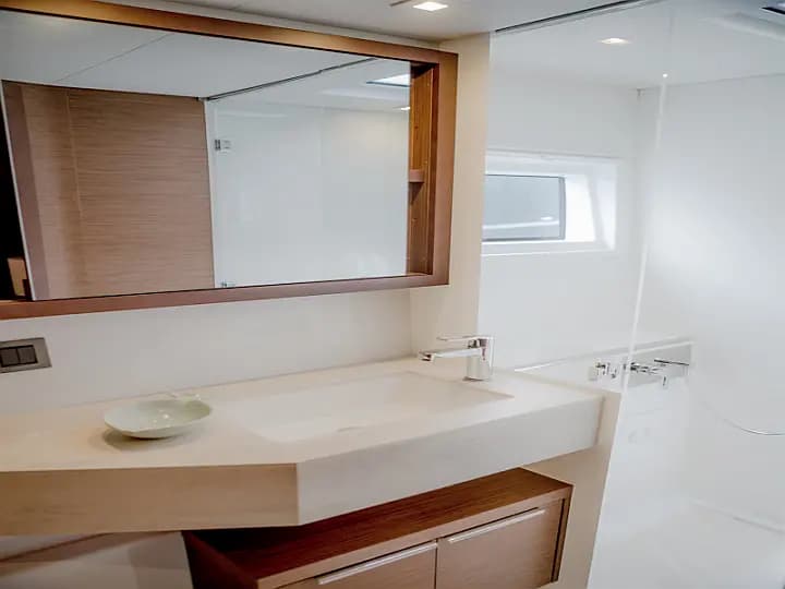 Lagoon 46 in Athens / Alimos Marina - Photo 5