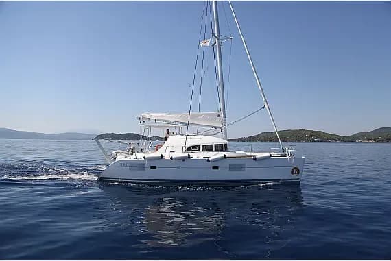 Lagoon 380 in Volos / Port of Volos - Photo 1
