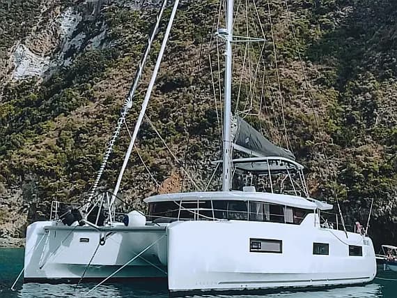 Lagoon 46 in Rome / Marina di Nettuno - image 1
