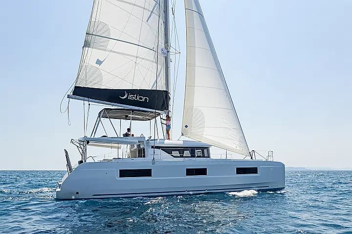 Lagoon 46 in Athens / Alimos Marina - Photo 5