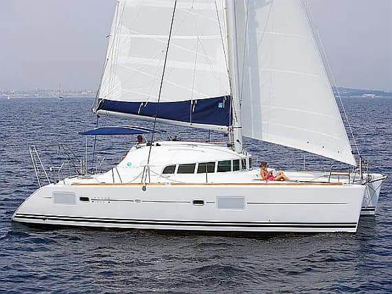 Lagoon 410 S2 in Sardinia / Cagliari / Marina di Cagliari - image 1