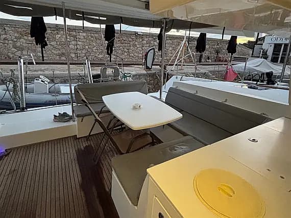 Lagoon 450 Fly in Athens / Alimos Marina - Photo 2