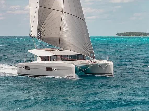 Lagoon 42 in Sicily / Capo d'Orlando Marina - Photo 1